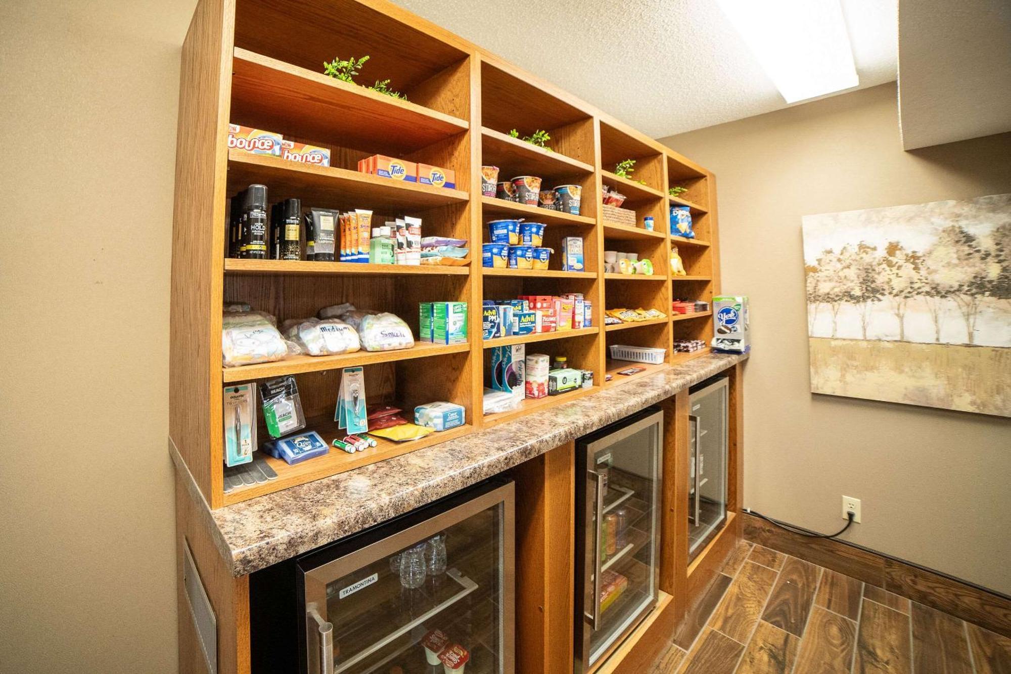 Hotel Quality & Near Prairie Lakes Ice Arena 3*