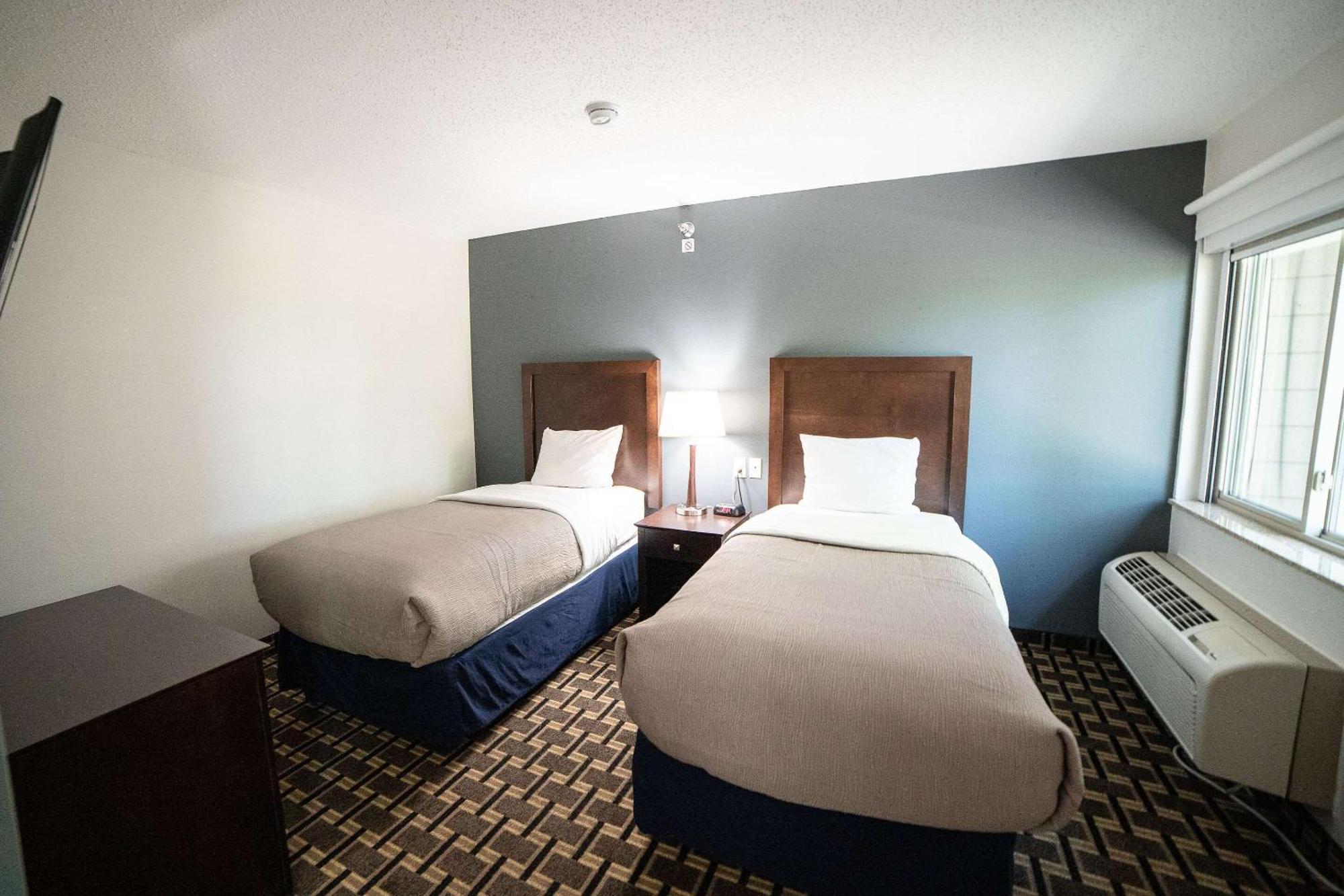 Quality & Near Prairie Lakes Ice Arena Hotel 3*