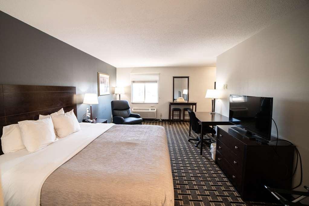 Quality & Near Prairie Lakes Ice Arena Hotel