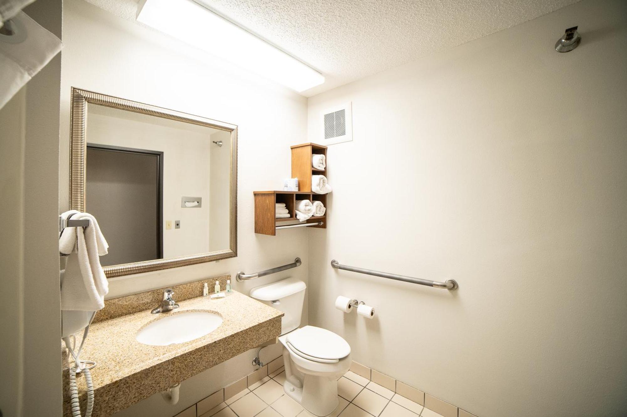 Quality & Near Prairie Lakes Ice Arena Hotel Watertown