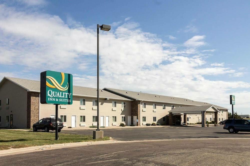 Quality & Near Prairie Lakes Ice Arena 3*