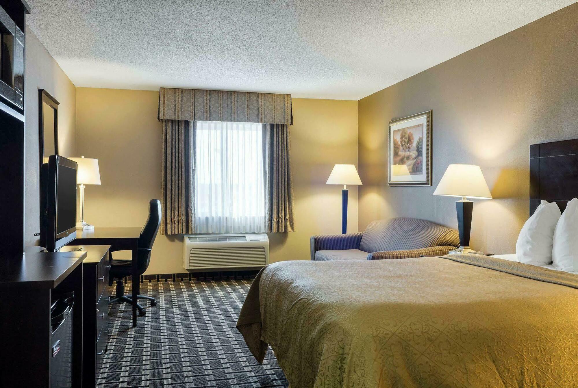 Quality & Near Prairie Lakes Ice Arena Hotel Watertown