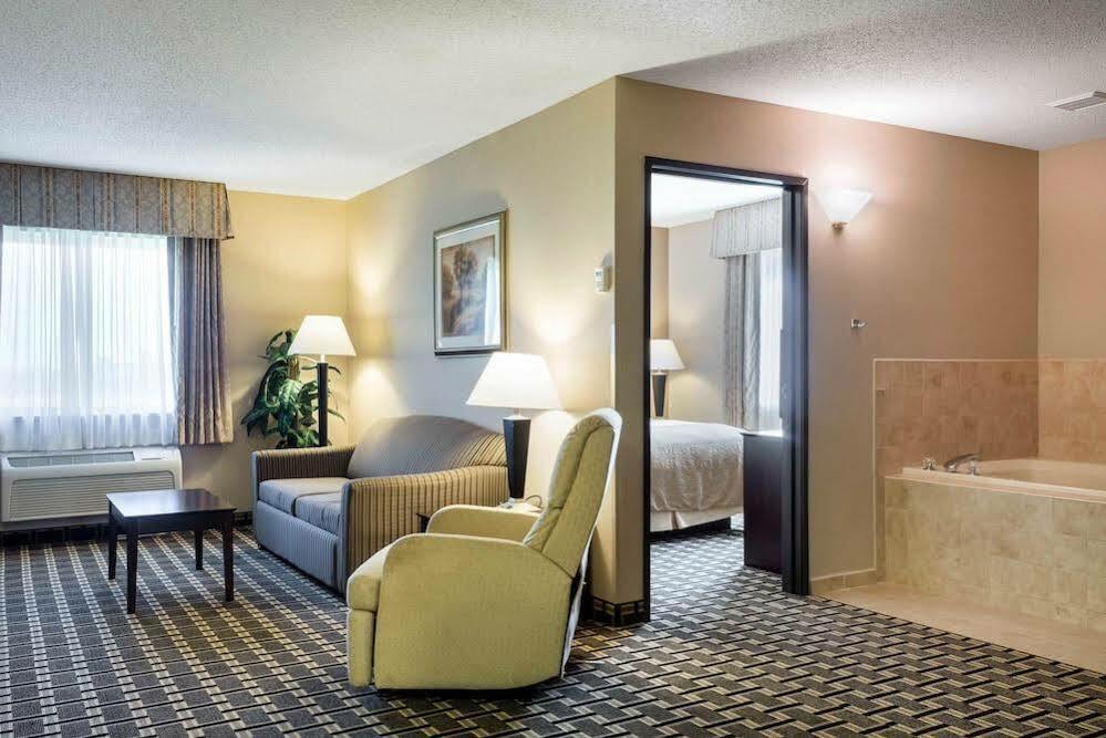 Quality & Near Prairie Lakes Ice Arena Hotel